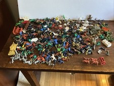 Large lot Mini Figures Soldiers, Cowboys, Indians, Horses, Camels, Romans; 1017