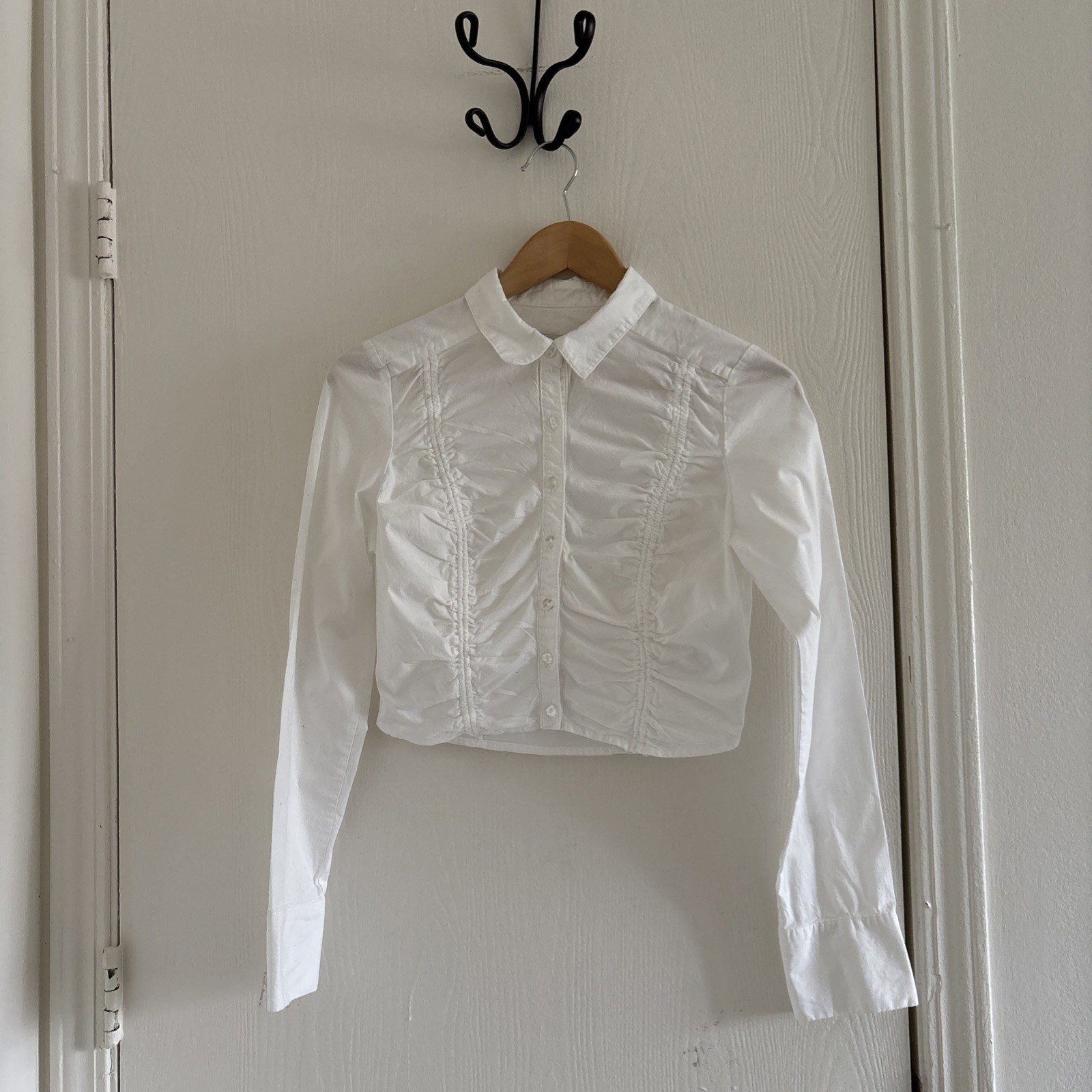 Urban Outfitters Women’s Medium White Ruched Button Front Cropped Shirt Top