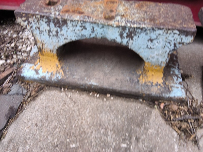 Atchenson-Topeka-Sabta Fe Gray And Yellow 335 Pound Railroad Anvil