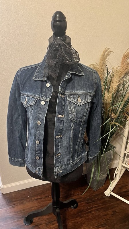 Lucky Brand Women's Blue Denim Jacket, Button Front Collared Pockets, Size S
