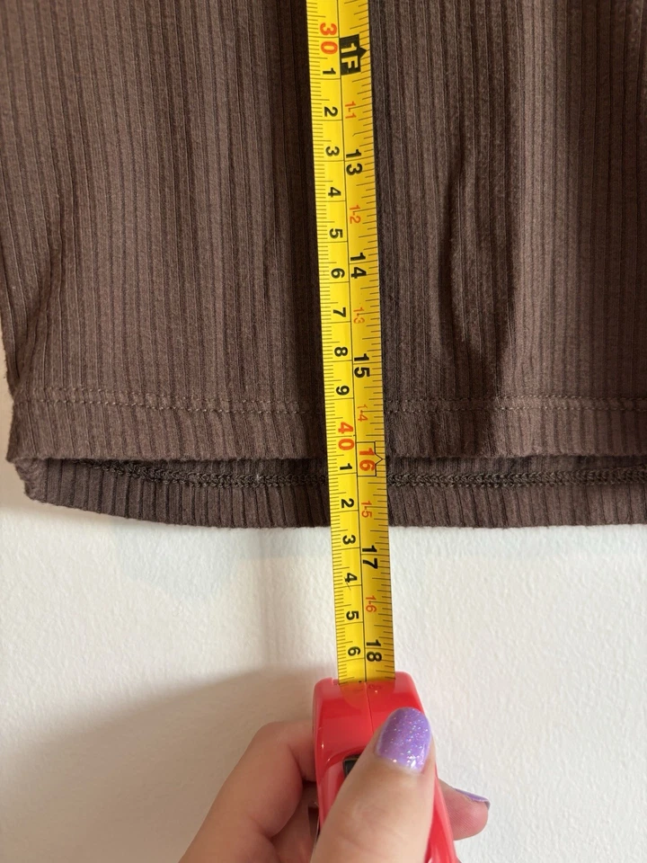 Camisa corta de manga larga tejida marrón sidra para mujer talla pequeña Foto 4 de 4