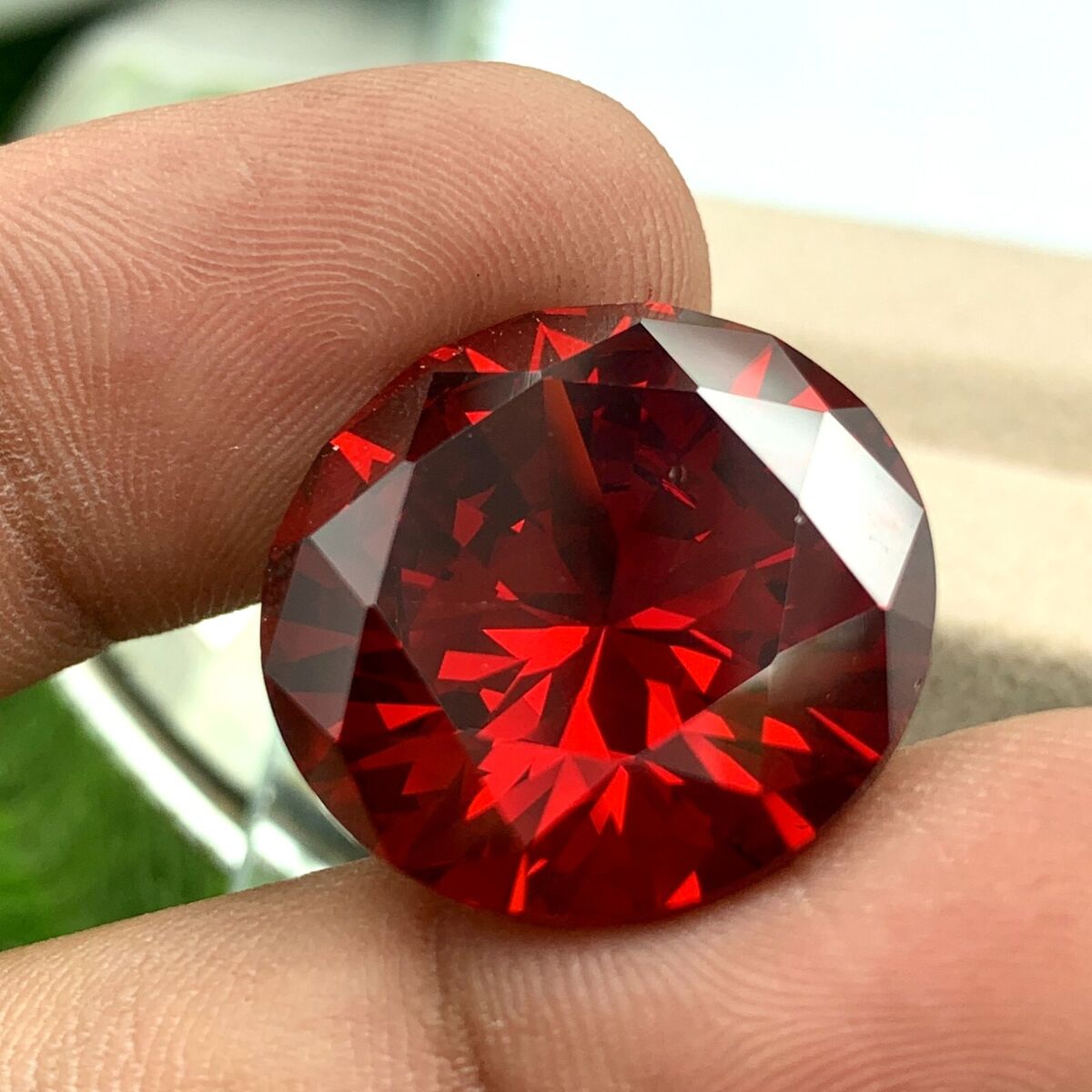 50 CT RED DIAMOND SIMULANT ROUND Lab Created Cubic Zircon 50 CT RED DIAMOND SIMULANT ROUND Lab Created Cubic Zircon