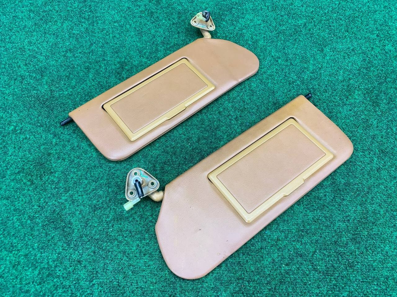 1988-1991 Chrysler Tc Maserati Sun Visors Pair Set OEM Laite Beige