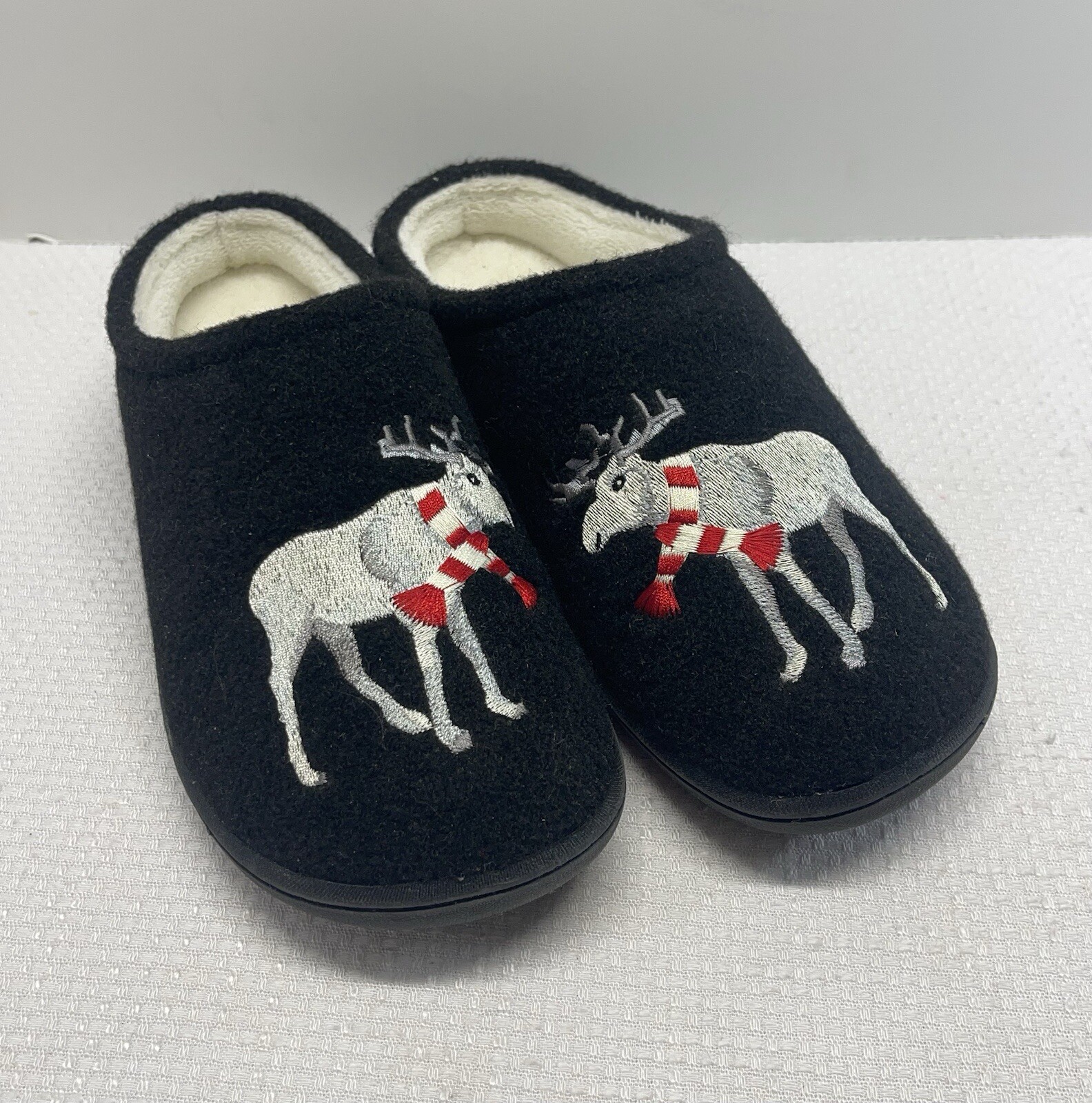 Colwater Creek Women’s 10 W Slippers Walk With Me Black Moose Scarf Comfort