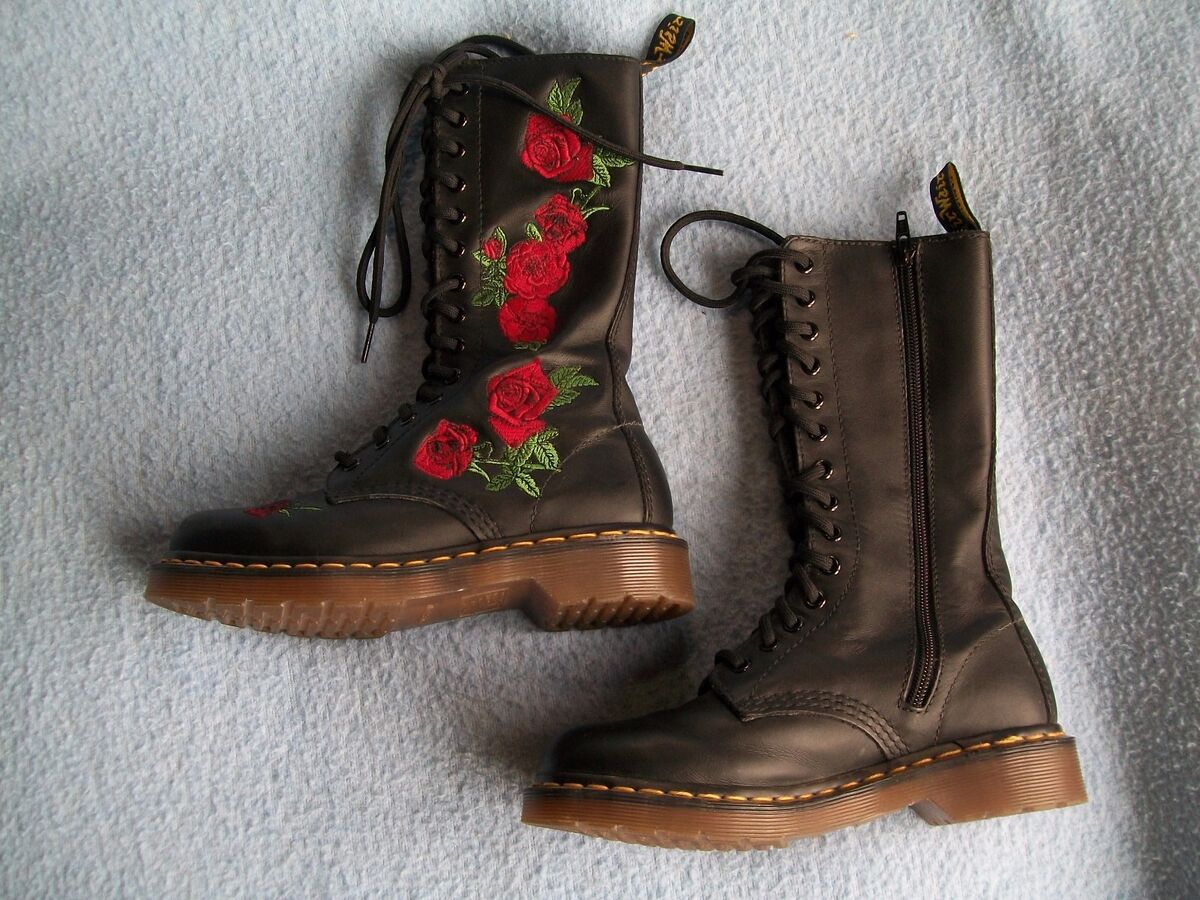 Dr Martens Womens USA 5 (UK 3) Eur 36 Vonda Rose 14-Eye Side Dr Martens Womens USA 5 (UK 3) Eur 36 Vonda Rose 14-Eye Side