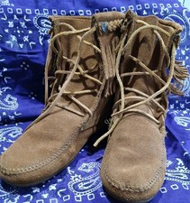 Minnetonka Women  s Brown Suede Moccasin Flats Fringe Lace-Up Size 8