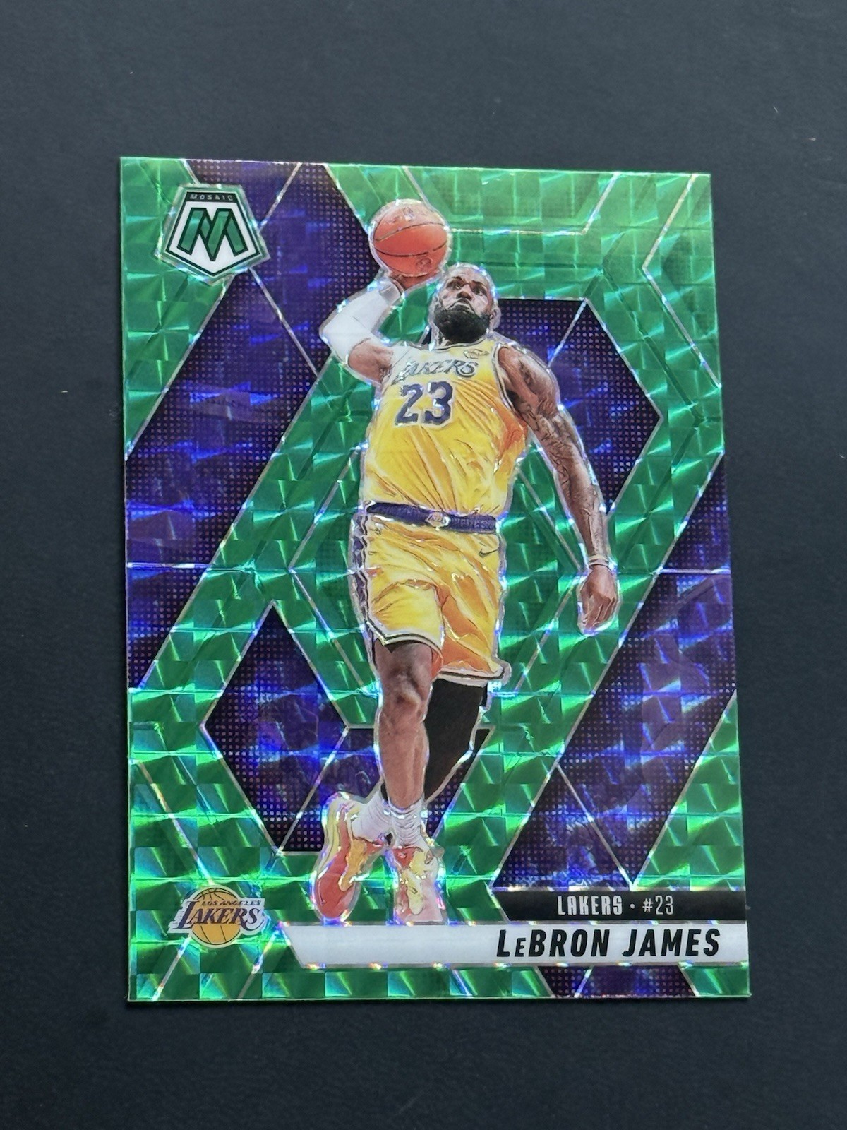 2024-25 Mosaic LEBRON JAMES #180 Green Mosaic Prizm Los Angeles Lakers Clean