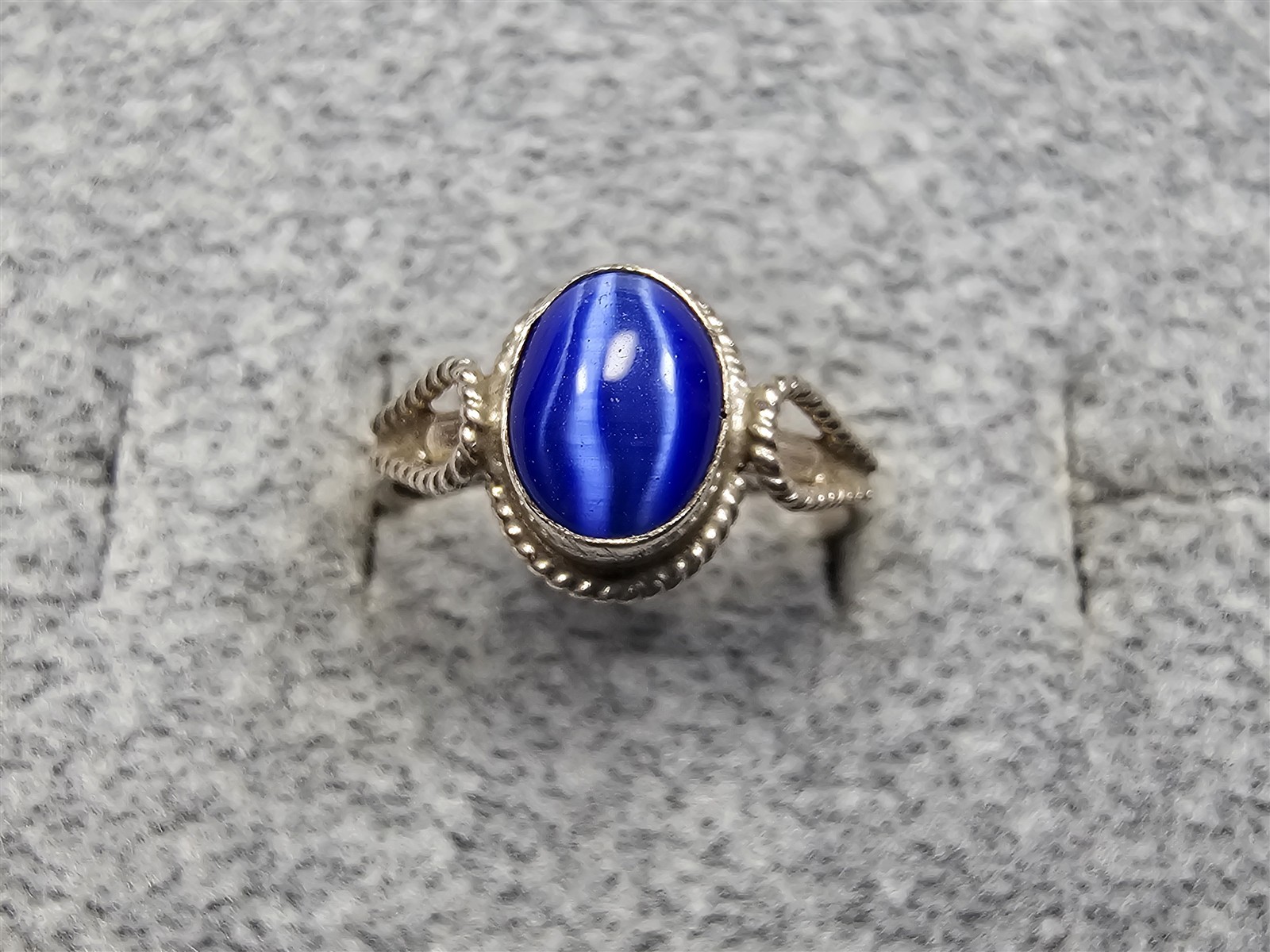 Grandma Grabe's Beautiful Vintage Sterling Silver 1.8G Cz Cat's Eye Ring Sze 6.5