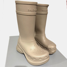 Stivali di gomma Balenciaga Crocs beige taglia 42 US 10 stile uomo 677384 S23