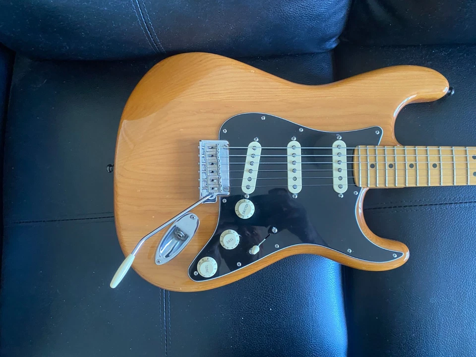 fender stratocaster pro 2 roasted pine edition - image 4 of 4