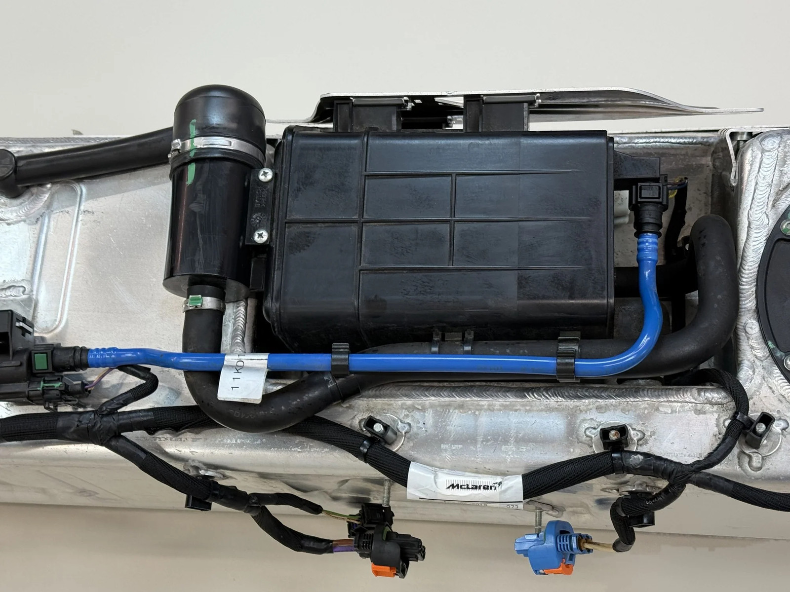 McLaren 570S 2016-2021 Fuel tank P/N 13K0119CP
