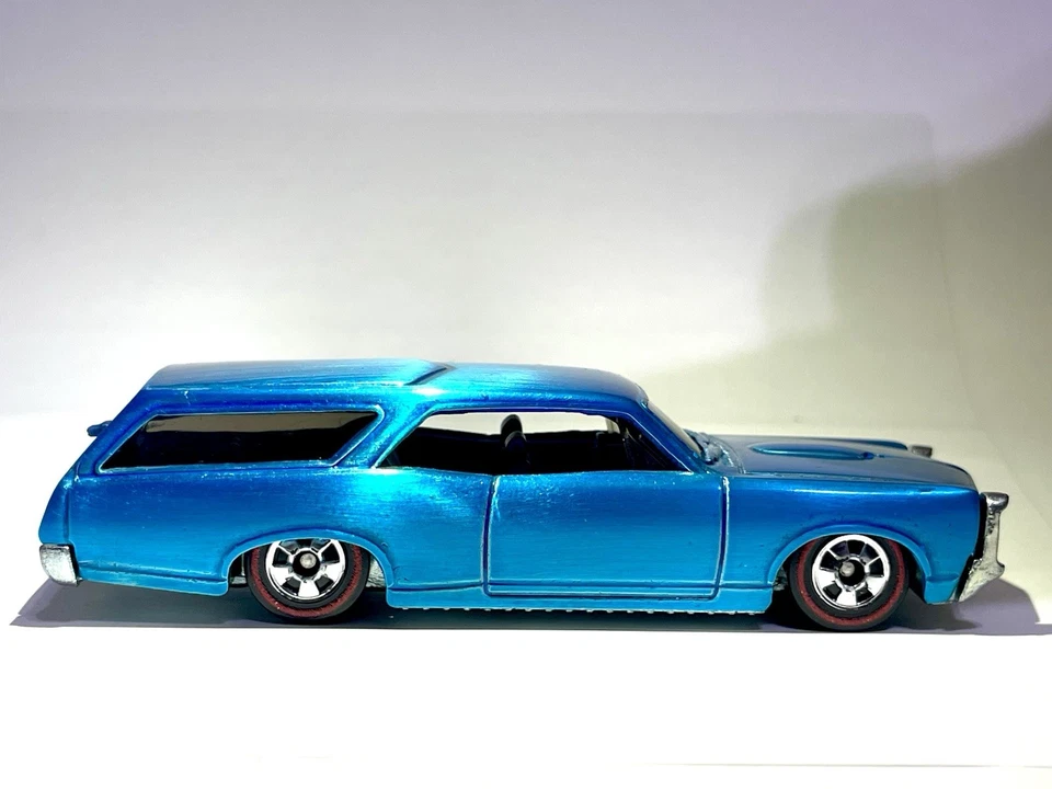 🔥 Hot Wheels 2010 Custom '66 GTO Wagon "Custom Made" Spectraflame Blue Foto 2 de 4