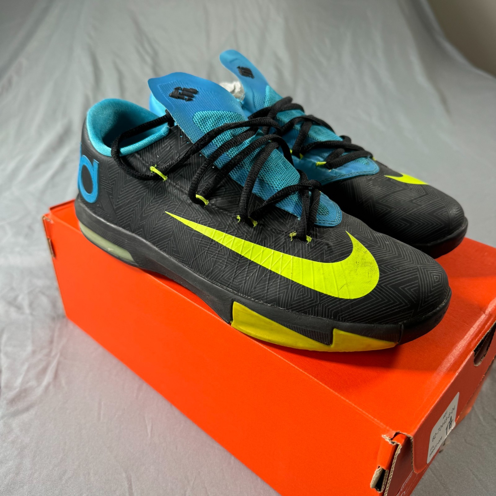 Sneakers Size 7y