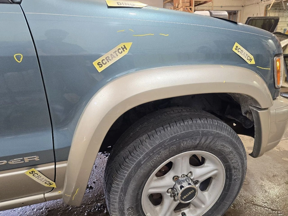 Passenger Fender With Fender Flare Fits 98-02 ISUZU TROOPER 646683 - Image 2 of 4