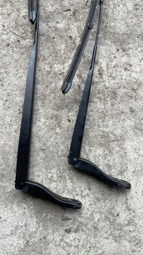 Corsa F 2019-2022 Windscreen wiper arms - Picture 2 of 3
