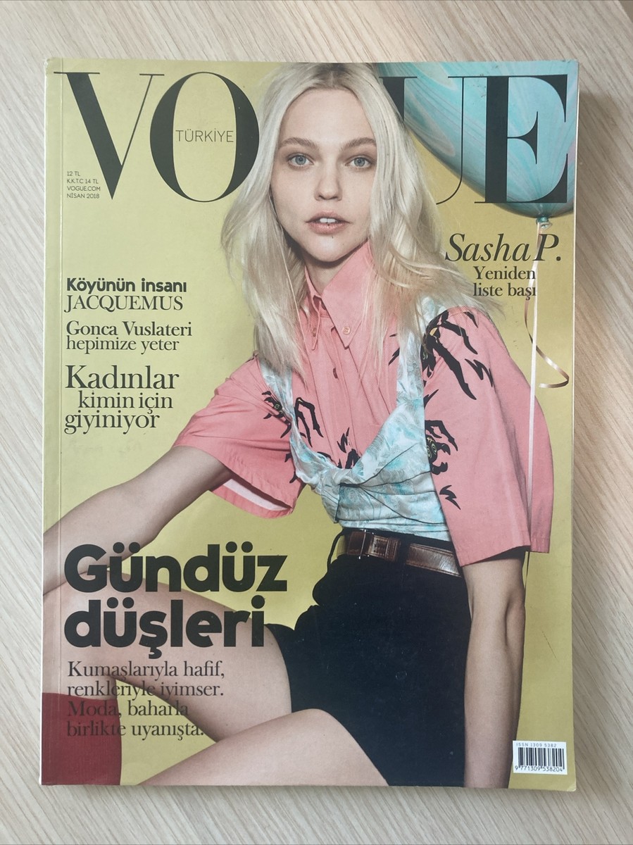 vogue Turkey Sasha P. April 2018 Gonca Vuslateri / Fast Shipping