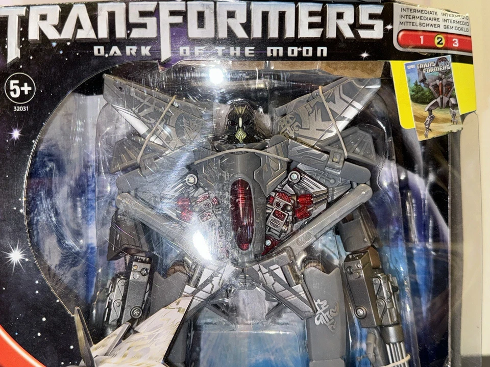 Hasbro Transformers DOTM Voyager Class Starscream Target Exclusive Action Figure - Image 3 of 4
