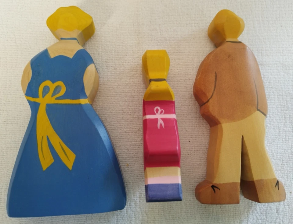 Vintage Holztiger or Ostheimer Waldorf Hand Carved Wooden Toy Germany 3 Figures - Image 4 of 4