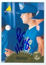 Pat Hentgen autographed baseball card (Toronto Blue Jays) 1995 Pinnacle #27