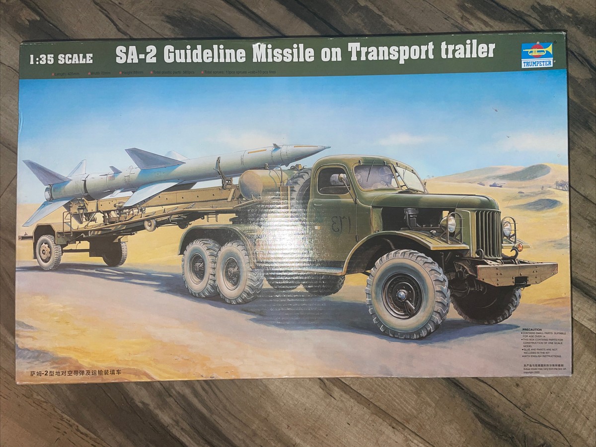 自動車 1/35 SA-2 Guideline Missile on trailer SA-2 Guideline Missile on Transport trailer Trumpeter 1:35