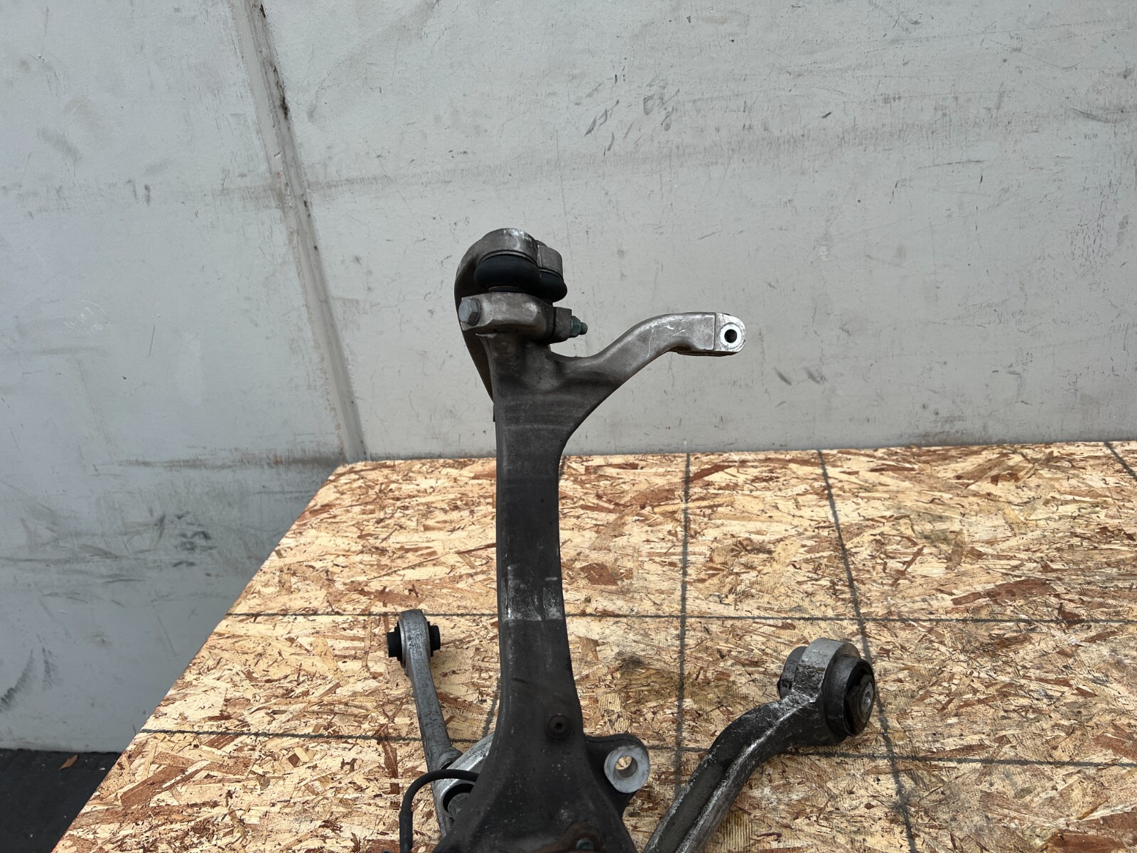FRONT LEFT SPINDLE CONTROL ARM SET BENTLEY FLYING SPUR GT GTC (2004-2012) OEM