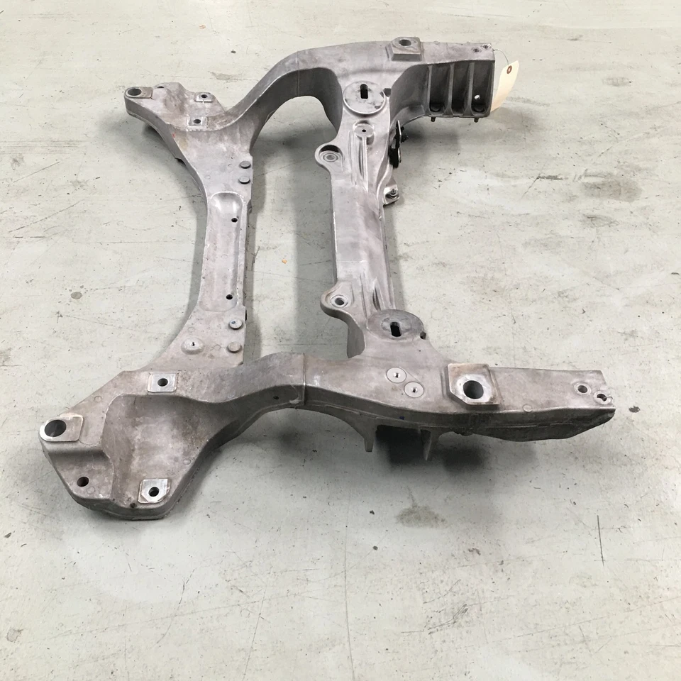 08-13 Infiniti G37 3,7 L tracción trasera sedán suspensión delantera travesaño soporte base OEM Foto 4 de 4