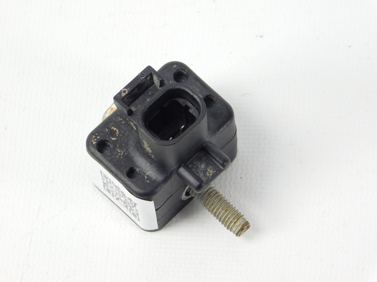 2005年「Visionaire 46: Uncensored」特別号 ✓ 2007 - 2008 Chevrolet Silverado GMC Sierra FRONT Sensor