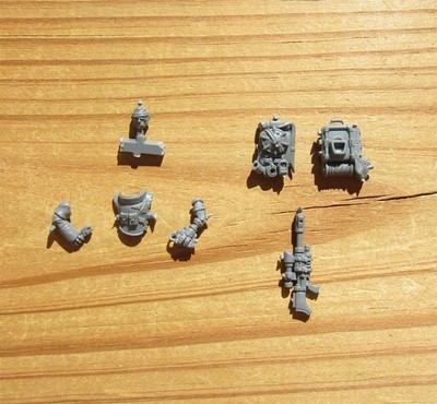 40K Astra Militarum Ratlings SPC Bomber Head, Arms, Backpack Bits