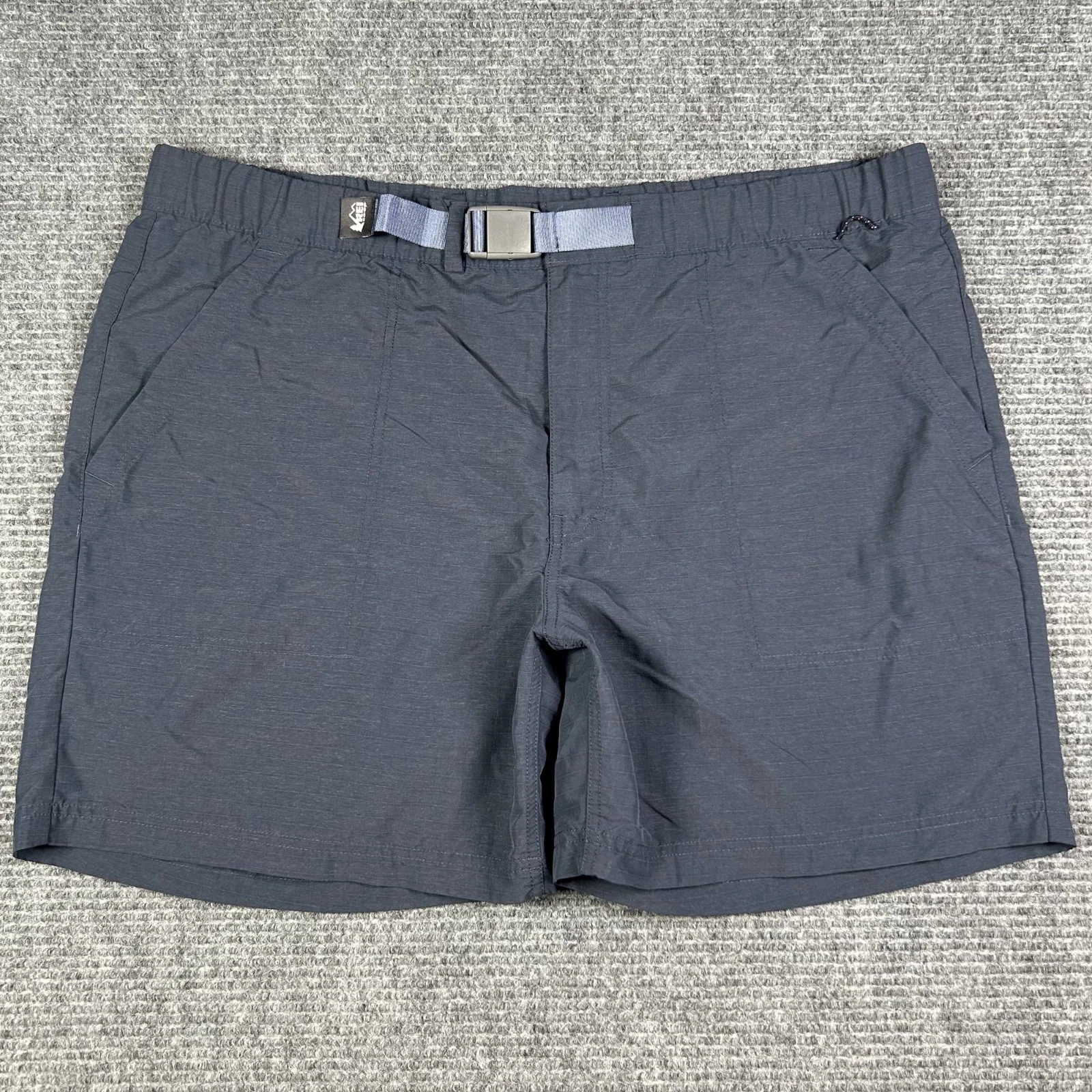 REI Co-Op Sahara Amphib Hiking Shorts Mens XL Quick-Dry Belted Athletic Outdoors
Opens in a new wind