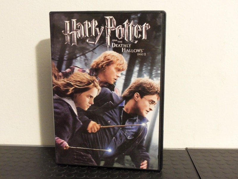 Harry Potter and the Deathly Hallows, Part 1 (DVD, 2011) Daniel Radcliffe