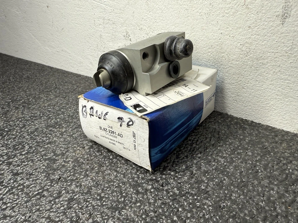 Genuine Ford Mercury 2008-2012 Escape Mariner Brake Wheel Cylinder 8L8Z-2261-AD - Image 4 of 4