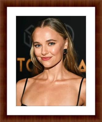 Madison Iseman 8.5 x 11 Candid Color Unframed Photograph Collectable Print