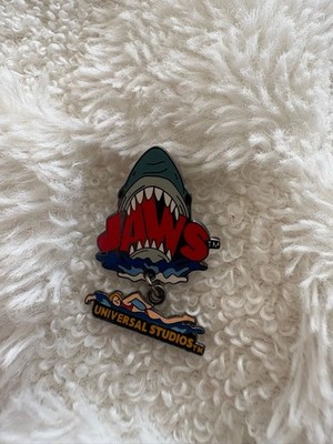 Vintage Universal Studios Florida JAWS Attraction Shark Dangle Emaille Pin 2000er