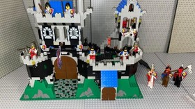 LEGO (6090) Castle: Royal Knight's Castle - 100% Complete Box Manual All Figures
