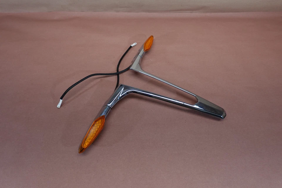 Conjunto de luz indicadora de señal de giro trasera Victory Cross Country 2010-2017 cromada Foto 3 de 4