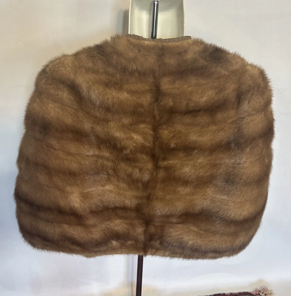 PELE DE VISON Capa Estola Envoltório Nupcial Xale Creme Hollywood Glam Bolsos Perfeitos Carmel - Imagem 3 de 4