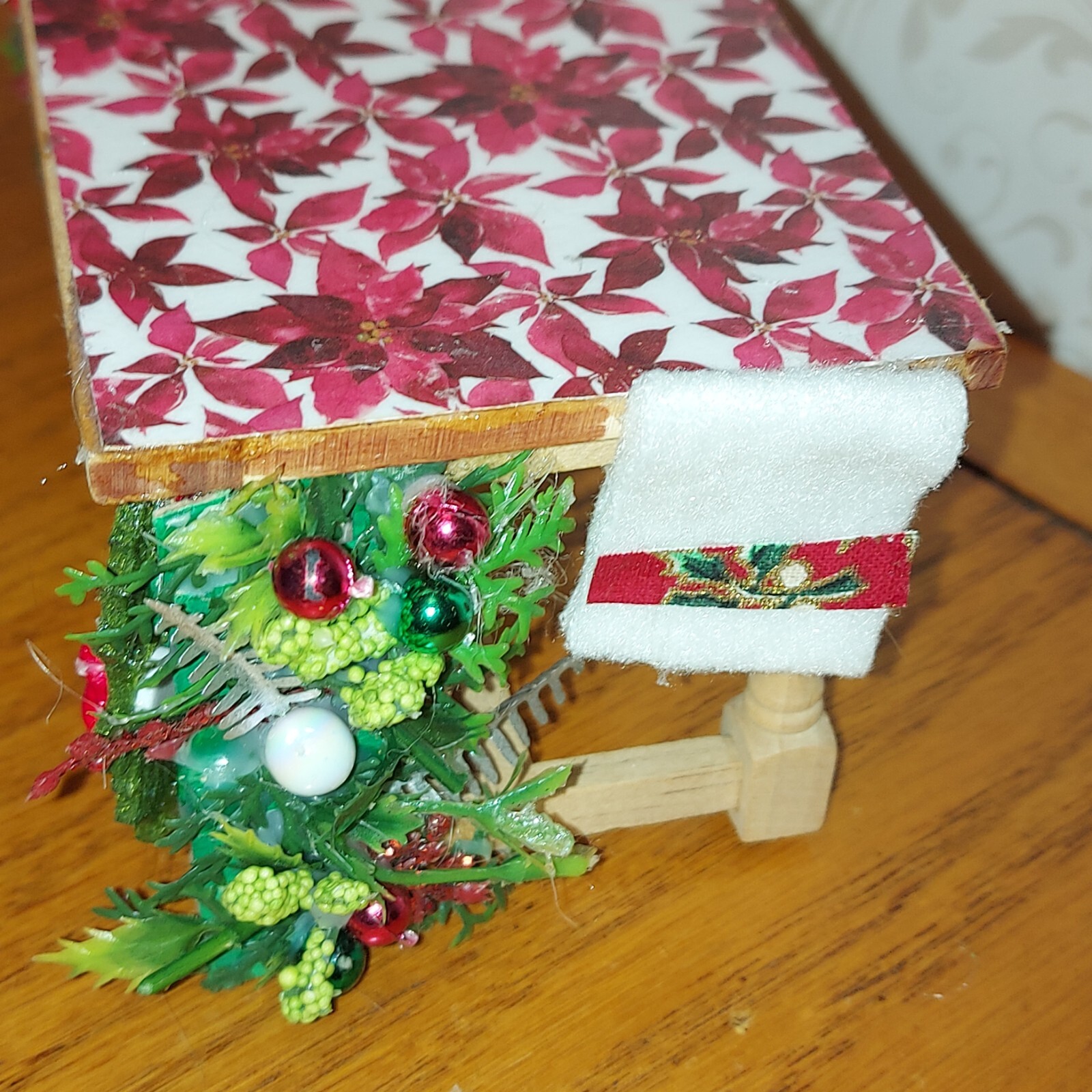 DOLL HOUSE FURNITURE JOBLOT VICTORIAN KITCHEN TABLE DRESSED FOR