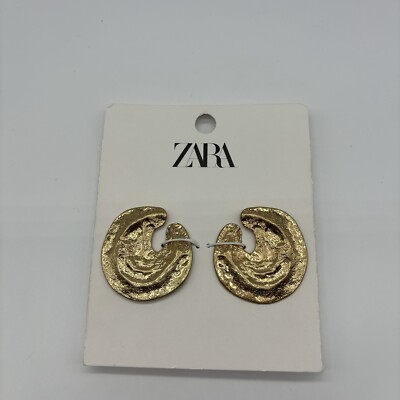 ZARA NEU DAMEN SS24 OHRRINGE GOLD STRUKTUR REF:4548/025