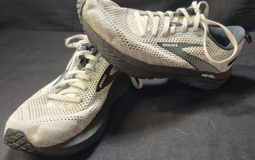 Brooks Revel 6 women's White Black running shoes sz. 8 sneakers - Picture 1 of 13