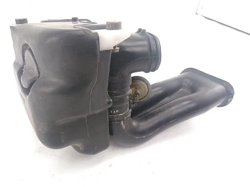 HONDA PRELUDE Secondary Air Cleaner Box 2.2L 4 Cylinder Fits 1997-2001  - Image 2 of 4