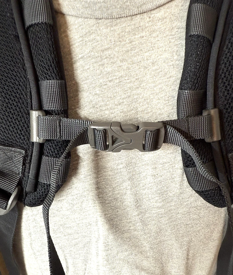 Рюкзак для переноски ребенка STOKKE MyCarrier регулируемый сзади черный - Изображение 3 из 4