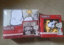 Lambs Ivy Classic Snoopy  3 Piece Baby Crib Bedding & Mobile Musical Soother Toy