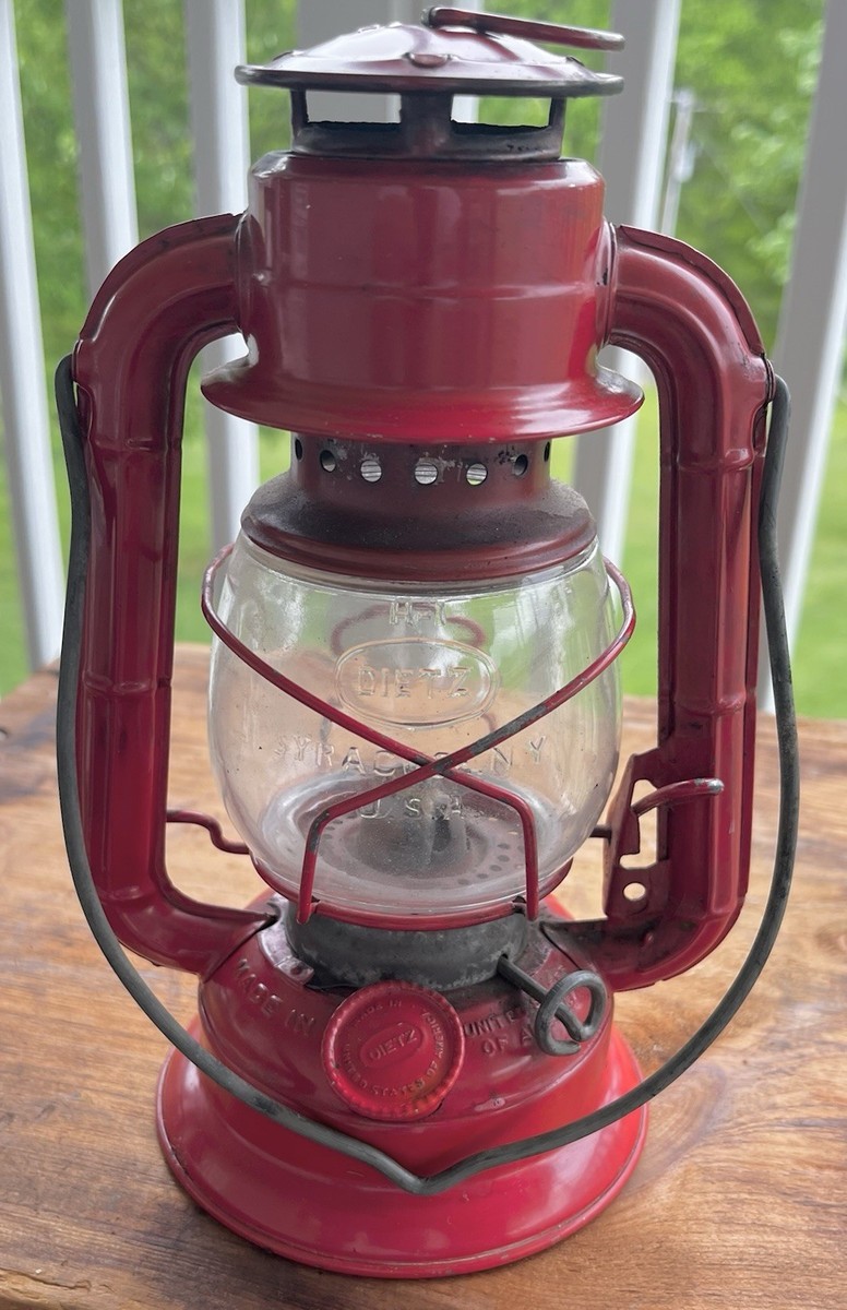 Vintage Dietz Comet Kerosene Red Lantern Made In Syracuse NY USA