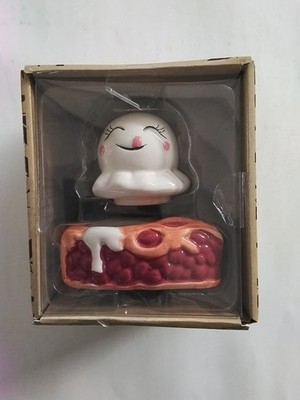 Harvest Falls Ceramic Slice Of Pie & Whipped Cream Salt & Pepper Shakers (NEW)