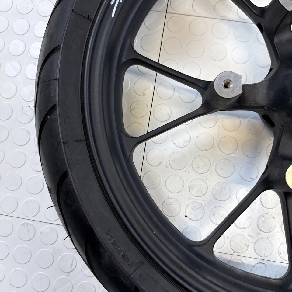 Llanta delantera Honda OEM CB300 R 2022-2024 CB300R COMO NUEVA (DOBLADA) Foto 3 de 4