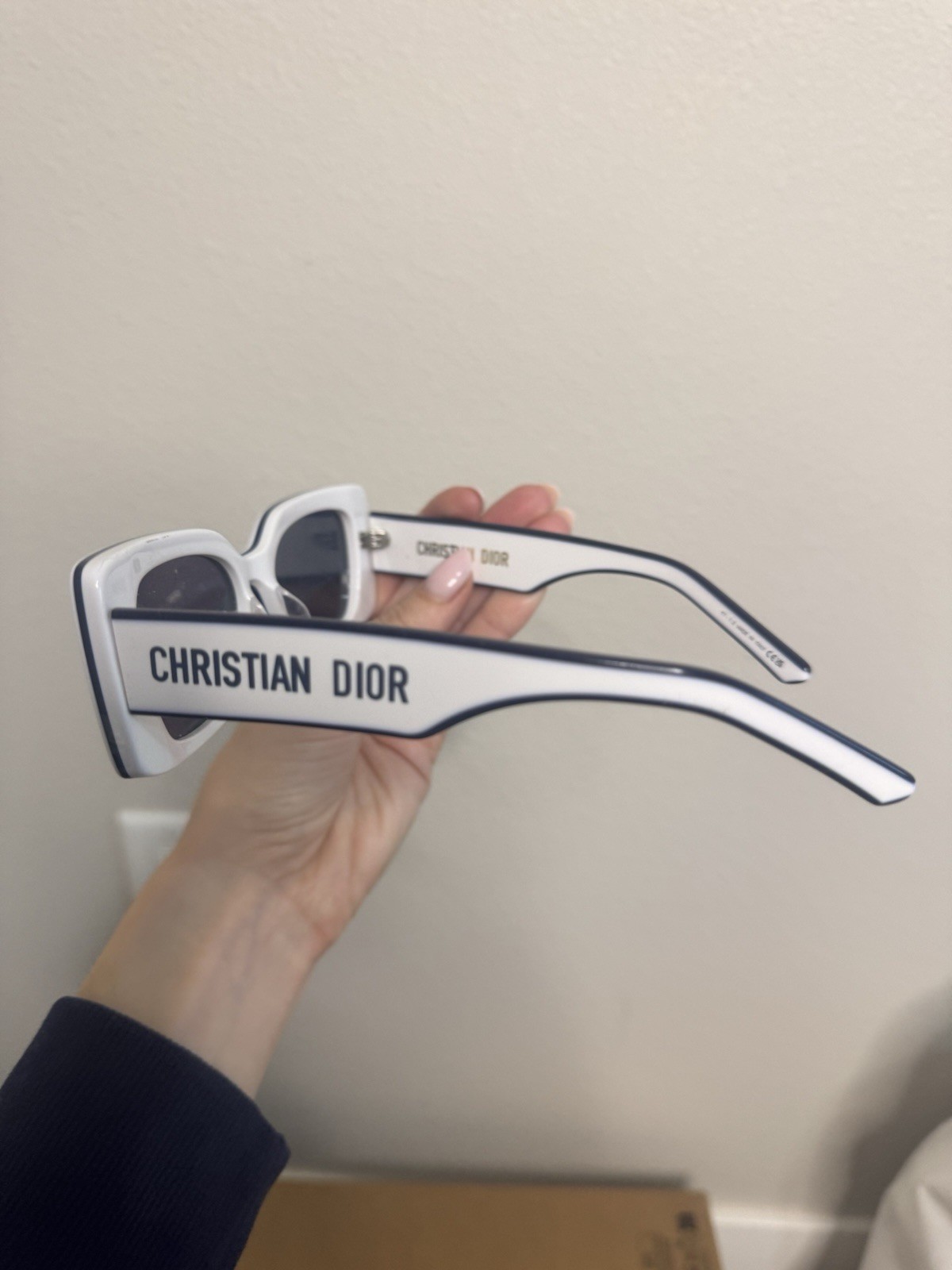 Dior sunglasses rectangular white with box - image 6