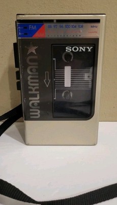Vtg 1984 Sony Am FM Stereo Radio Cassette Walkman WM F8 Wm-f8 for