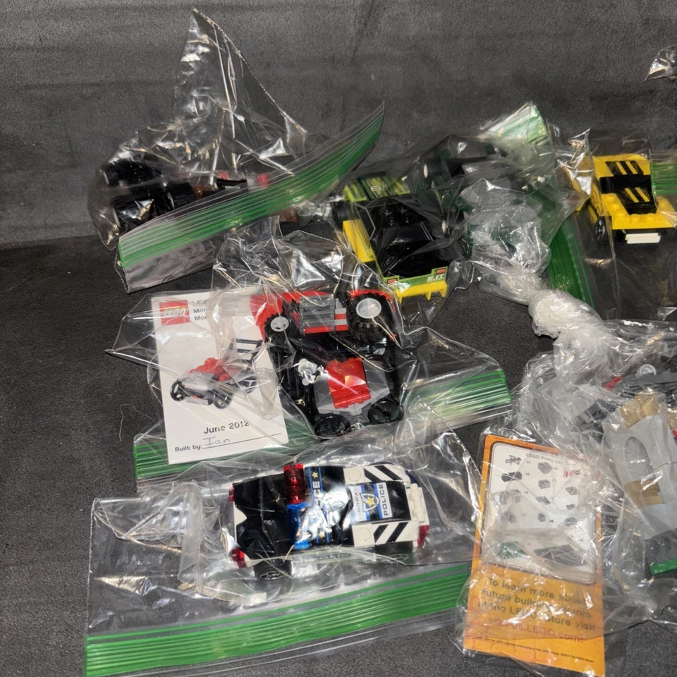 Lot of 17 Lego Monthly Builds Cars Small Sets All Complete - Image 2 of 4