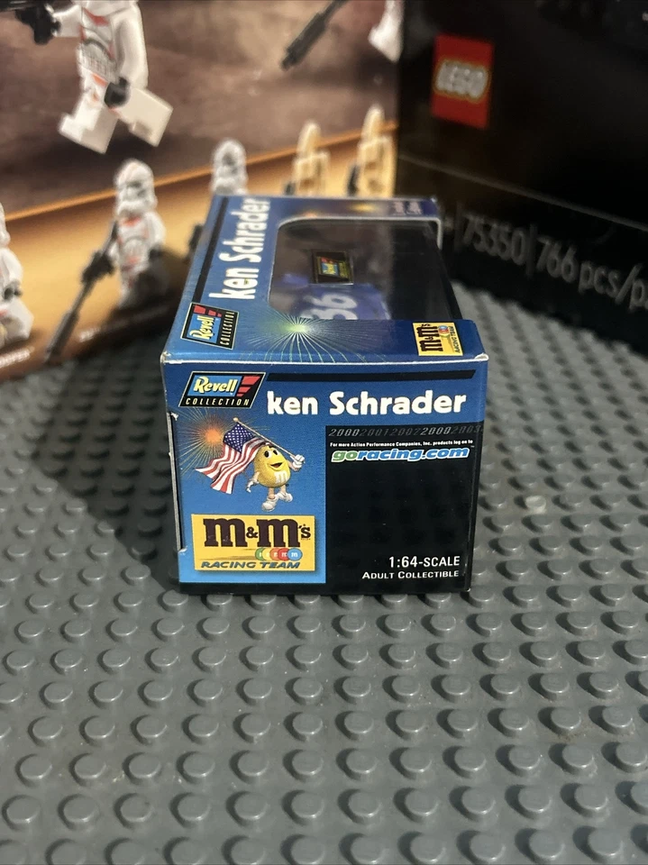 REVELL Nascar Ken Schrader #36 M&M's патриотический 2000 Pontiac 1/64 литой новый IB - Изображение 2 из 4