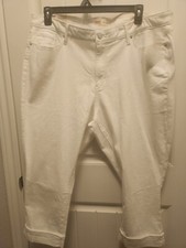 Signature By Levi Strauss Mid Rise Capri Women Size 20